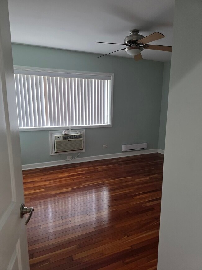 Building Photo - 717 Strom Dr