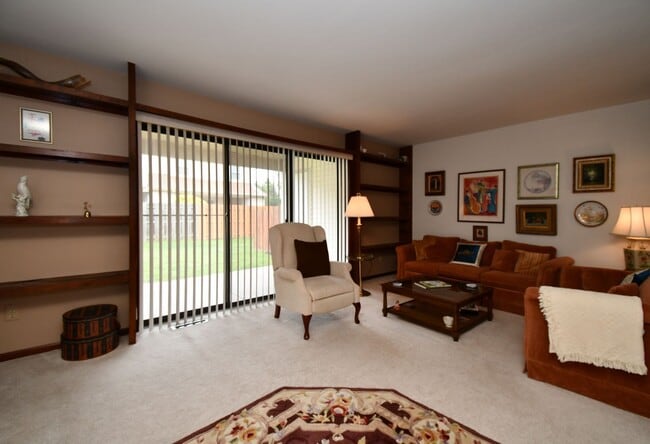 Building Photo - 3BR Townhome (Tapestry) with COUNCIL ROCK ...