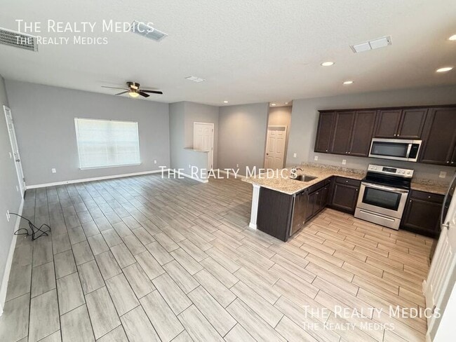 Building Photo - 491 Ixora Ave NW