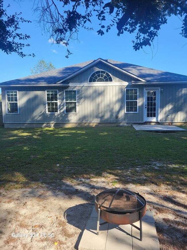 Building Photo - Beautiful 3/2 Near Moody Air Force Base; O...