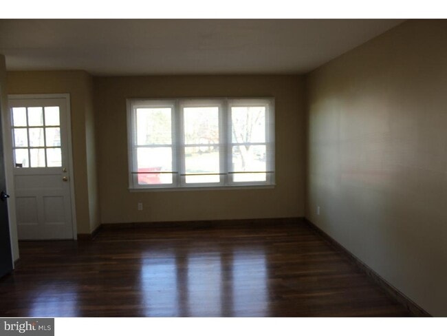 Building Photo - 113 W Rutherford Dr