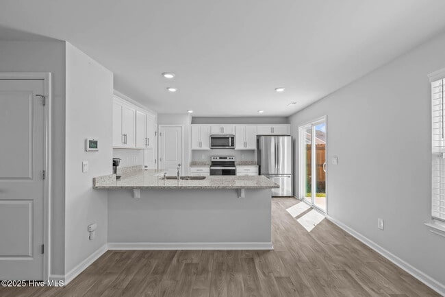 Building Photo - 200 Walton Dr