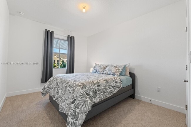 Building Photo - 210 SW 170th Ave