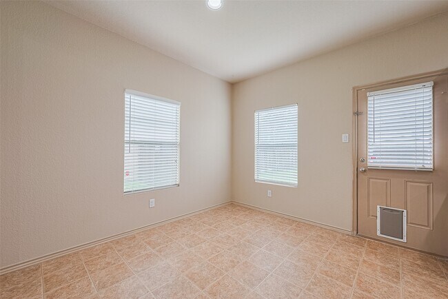 Building Photo - 1810 Emerson Ridge Dr