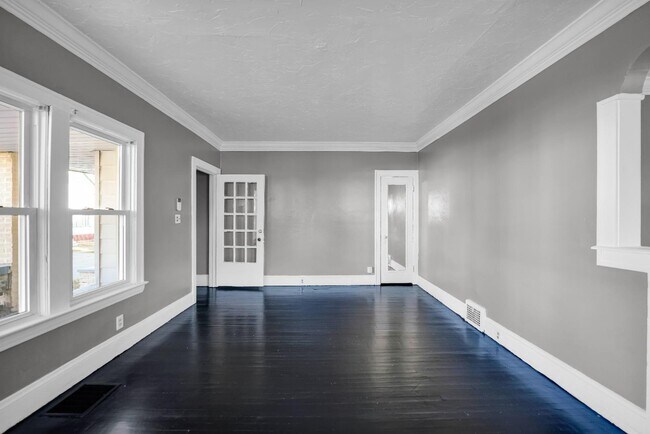 Building Photo - 3598 E 143rd St