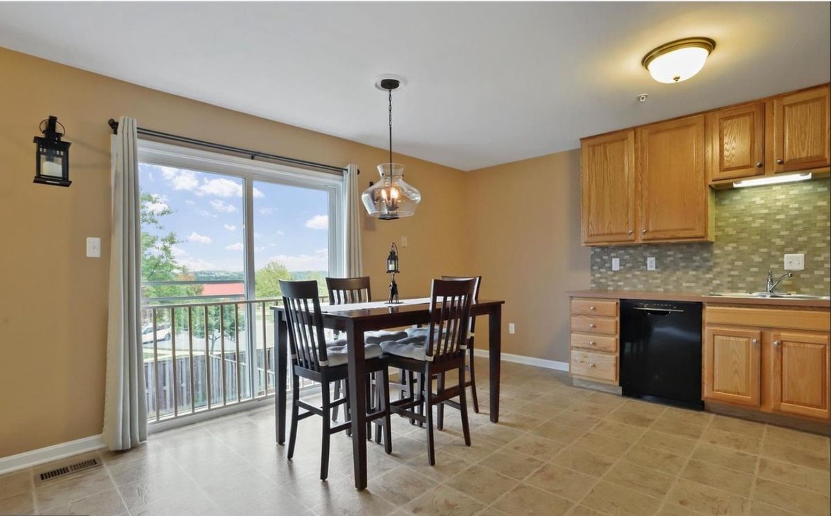 Building Photo - 1121 Frontline Dr