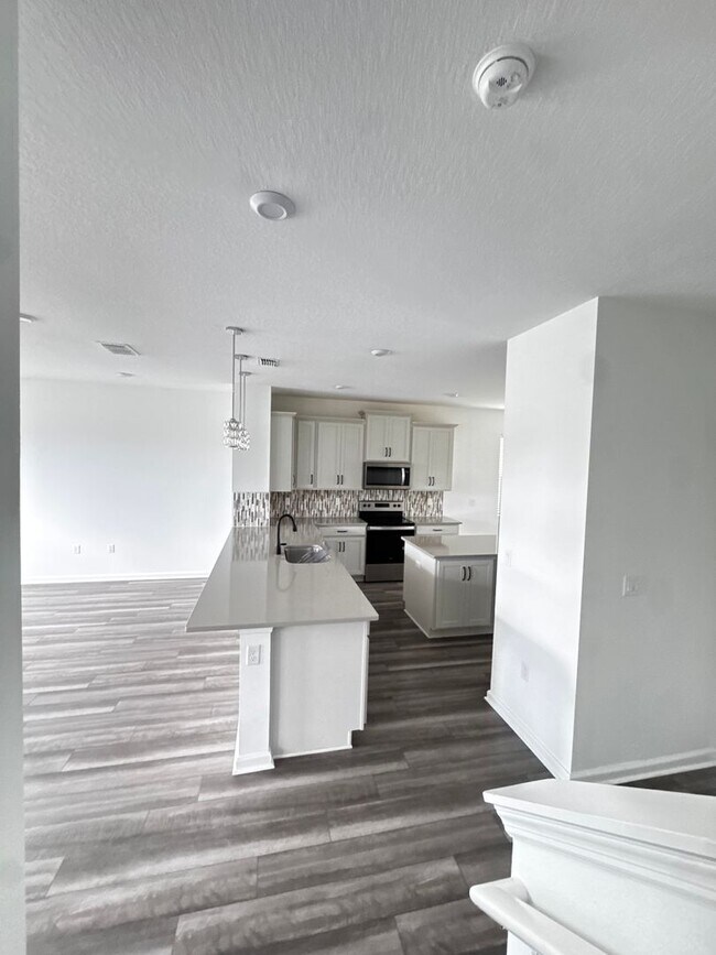 Building Photo - Spacios 4 Bedroom Home for Rent in Orlando - Available NOW!