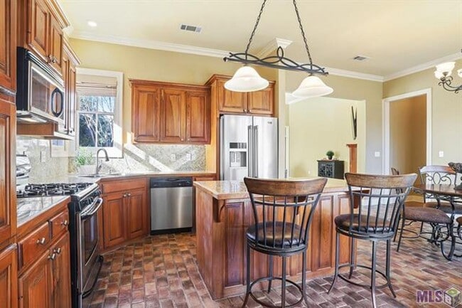 Building Photo - 36303 E Pine Grove Ct