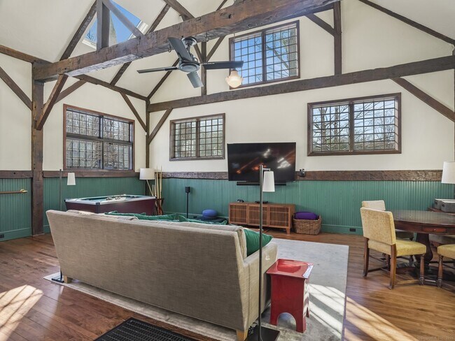 Building Photo - 13 Huckleberry Hill Rd