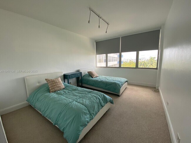 Building Photo - 7441 Wayne Ave