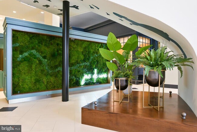 Building Photo - 901 H St NE