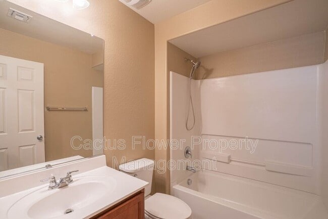 Building Photo - 533 N Ranger Trail