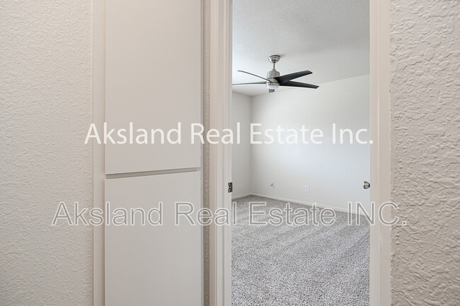 Building Photo - 354 Blossom Dr