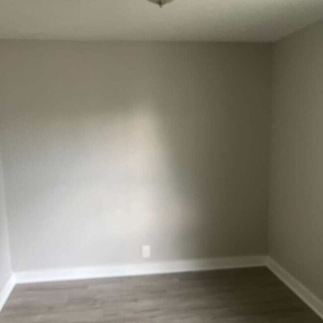 Building Photo - 3233 W 50th St