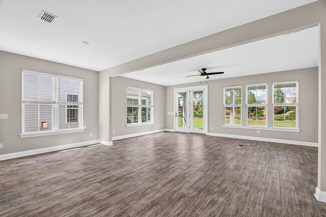 Building Photo - 344 Seaside Trail
