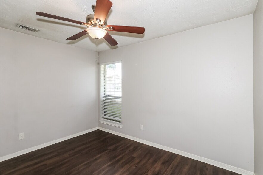 Building Photo - 19411 Winding Branch Dr