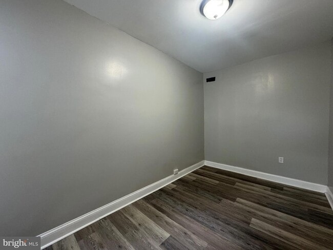 Building Photo - 3205 Latona St