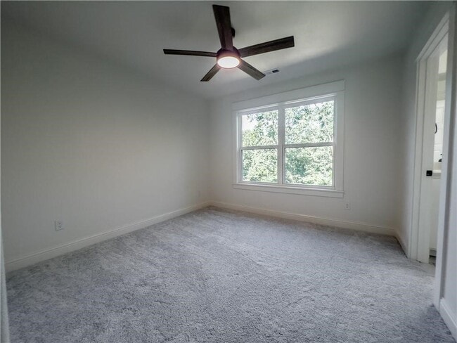 Building Photo - 8 Rearsby Ln