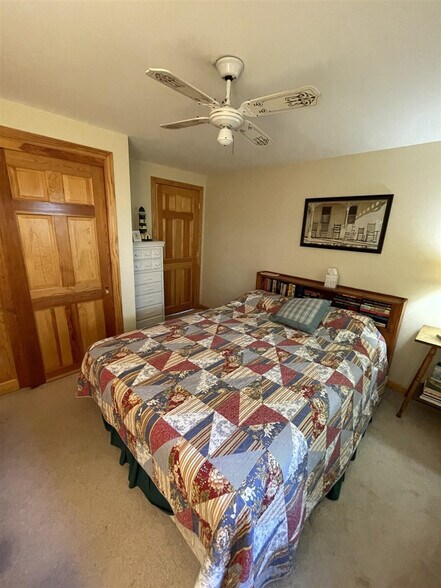 Building Photo - 33 Woods Pond Dr