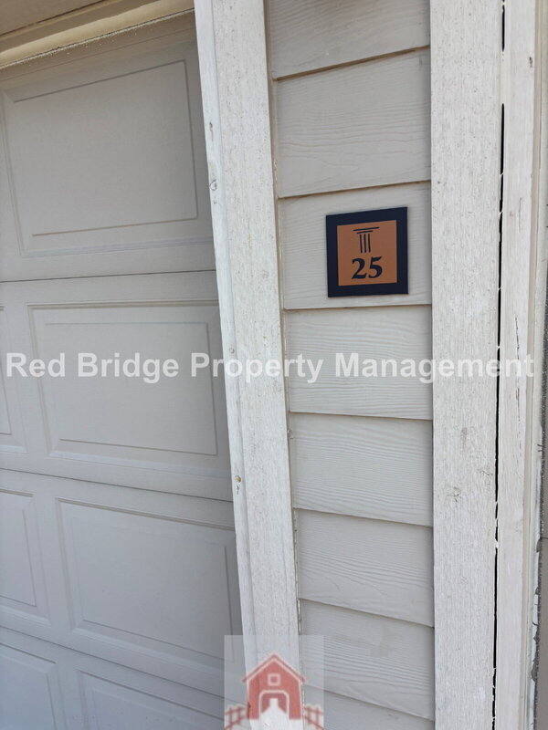 Building Photo - 15325 NW Central Dr
