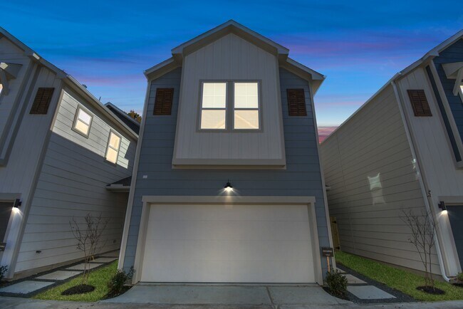 Building Photo - 778 W Tidwell Rd