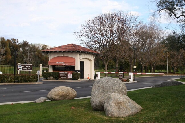 Building Photo - 14910 Via Messina Dr