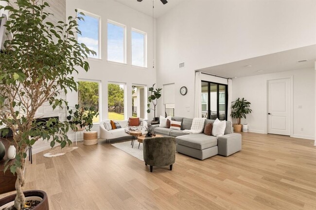 Building Photo - 2132 Cavara Cv