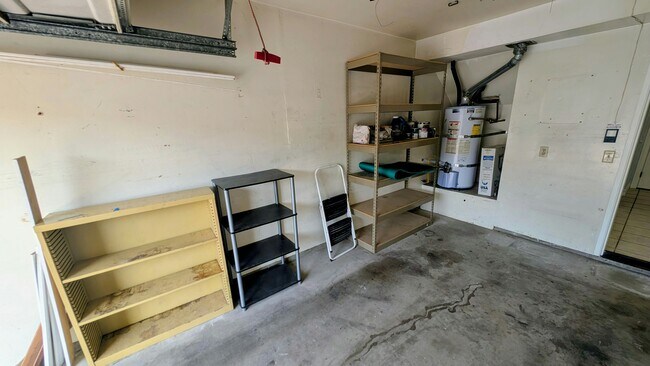 Building Photo - 10140 Palm Glen Dr