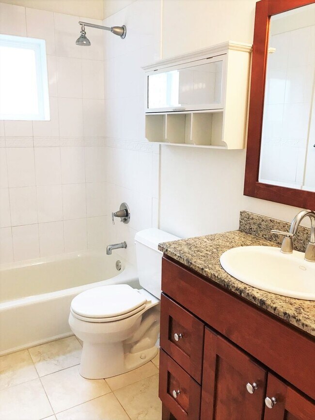 Building Photo - 1Bd/1Ba Seattle Condo