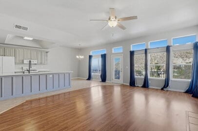 Building Photo - Updated 3-Bed Condo with Scenic Views & Cozy Fireplace