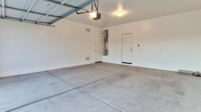 Building Photo - 4236 E Cotton Ct