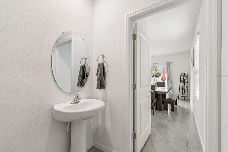 Building Photo - 5667 Chorleywood Ln