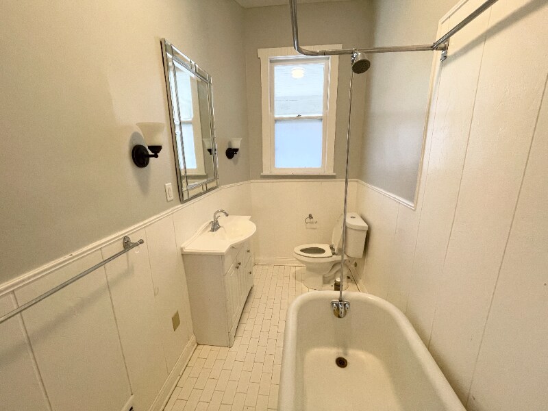 Building Photo - 4340 Ashland Ave