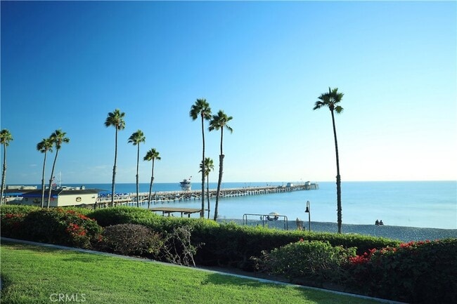 Building Photo - 256 1/2 Avenida Madrid Unit B