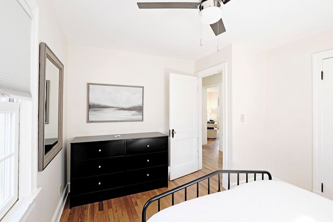 Building Photo - Charming City Cottage With Fenced Yard