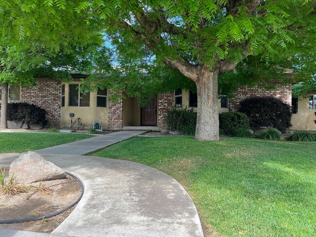 Primary Photo - Beautiful home in Kingsburg