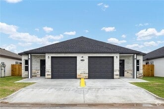 Building Photo - 2330 N Vly Cir