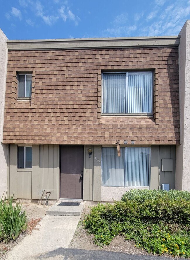 Building Photo - 4475 Anne Sladon St