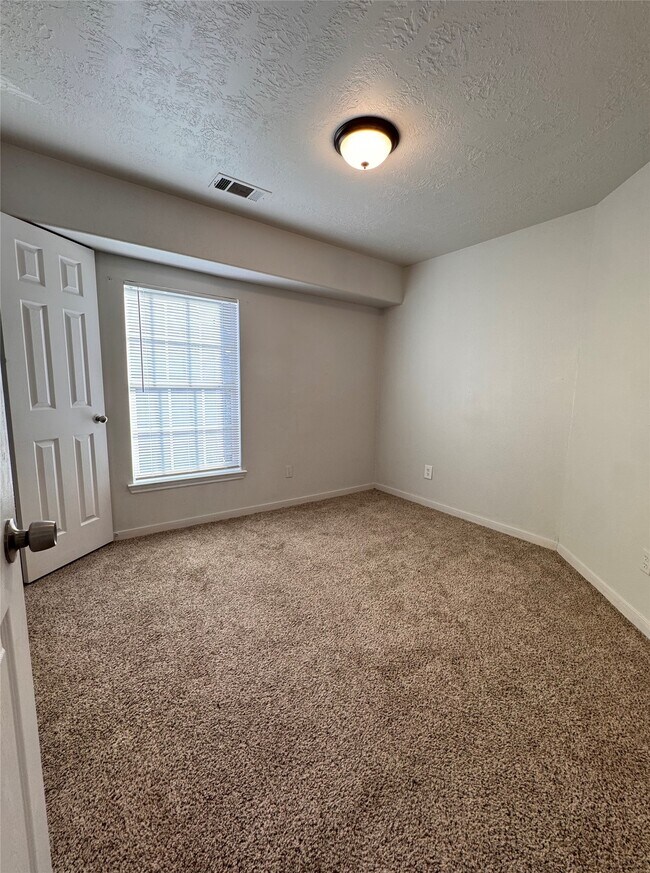 Building Photo - 15931 Winston Point Ln