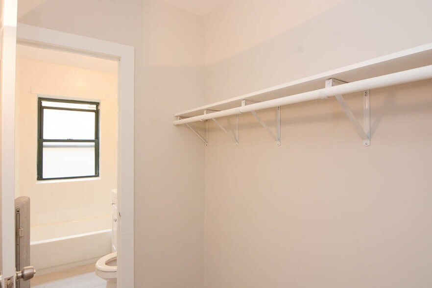 Building Photo - 2334.5 N Spaulding Ave