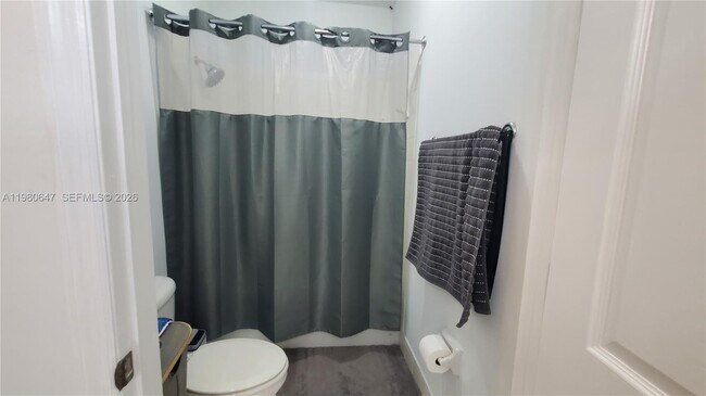 Building Photo - 1225 NE 32nd Ave