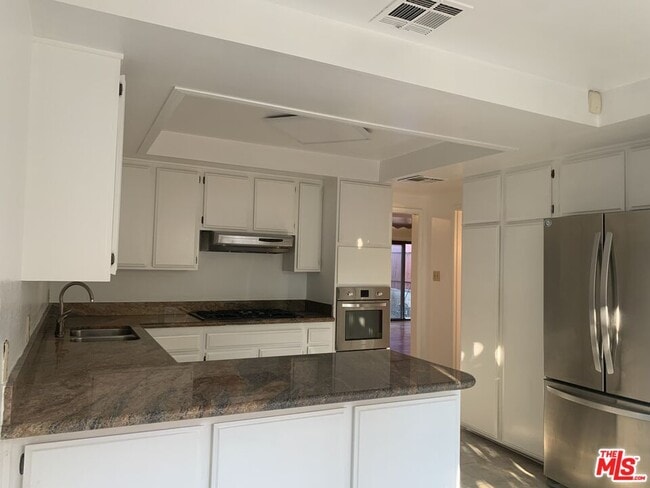 Building Photo - 10740 National Blvd