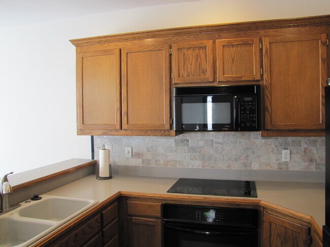 kitchen - 4623 Genessee St