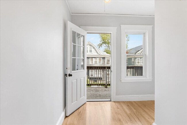 Building Photo - 16 Glenrose Rd