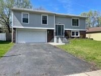Building Photo - 168 Farm Gate Ln