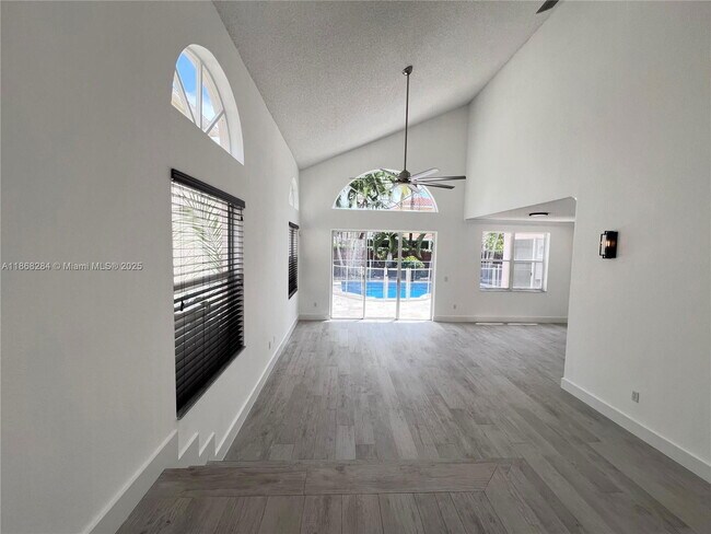 Building Photo - 725 NW 156th Ave