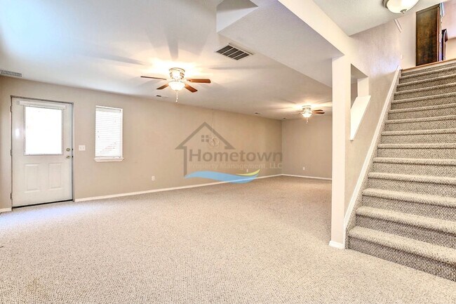 Building Photo - 5940 N Stafford Rd