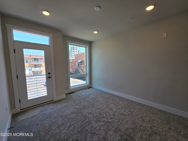 Building Photo - 1403 Kingsley St