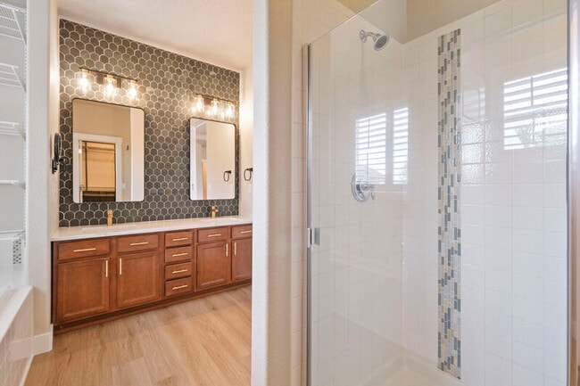 Building Photo - 5839 Yancey Dr