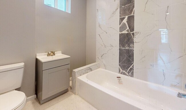 Building Photo - 929 N St Bernard St